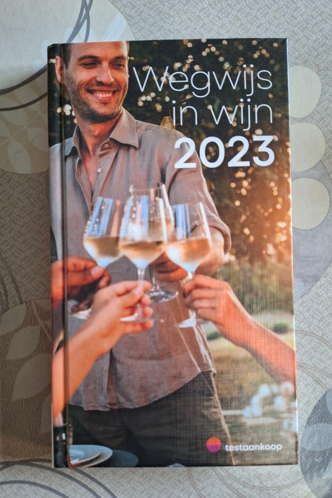 wijngids testaankoop 2023, test 331 wijnen uit 12 wijngebied, Ophalen of Verzenden, Nieuw, Testaankoop