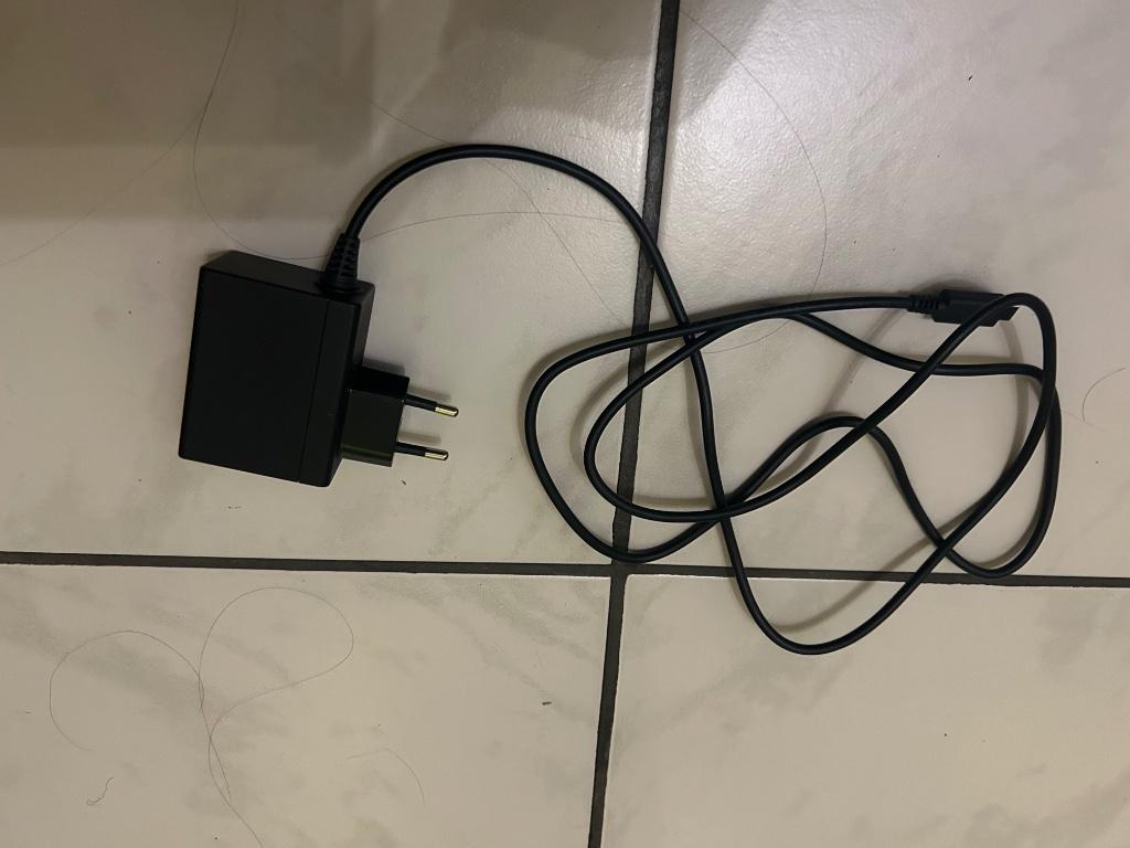 Nintendo switch avec 1 jeu , manettes, chargeur,…, Comme neuf, Enlèvement, Switch Original, Avec jeux