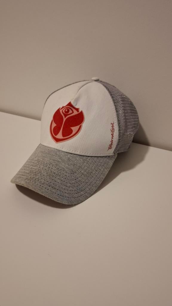 Pet Tomorrowland, Ophalen, Pet