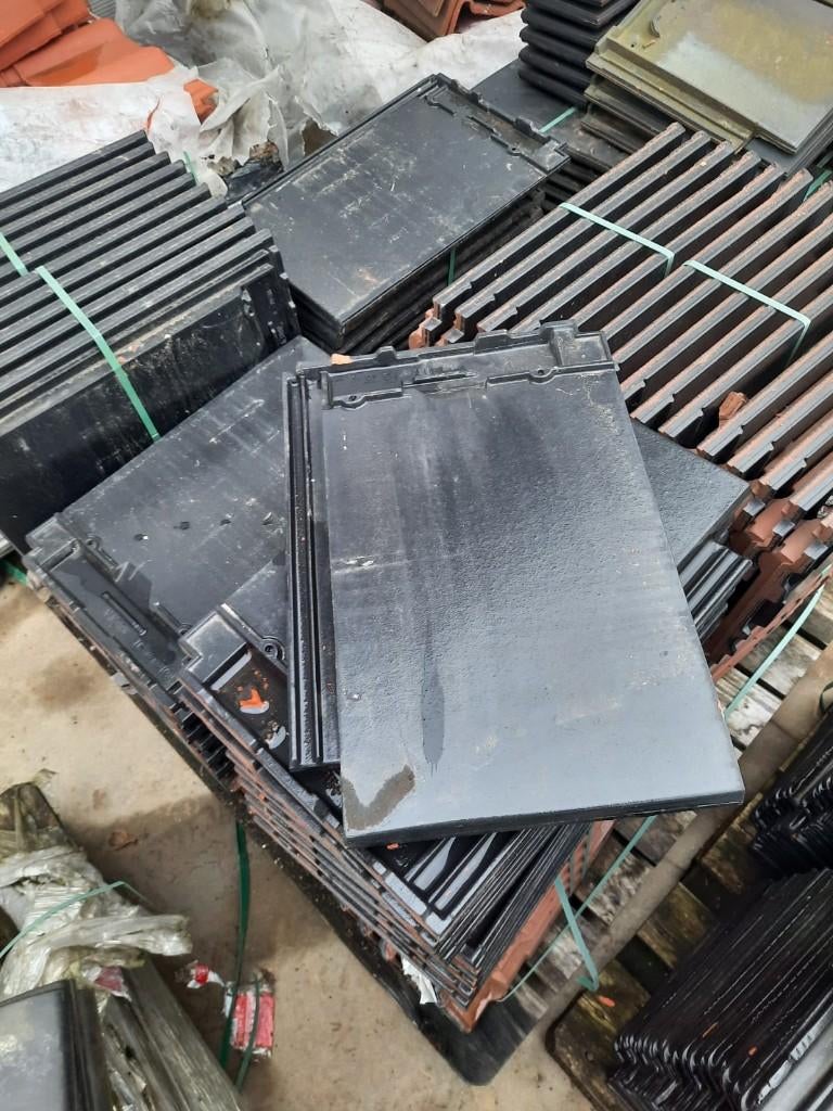 Actua nauve titaanzwart 100 stuks, Doe-het-zelf en Bouw, Dakpannen en Dakbedekking, Ophalen, Nieuw, Dakpannen