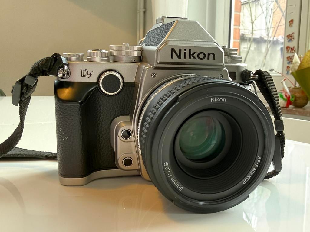 Nikon Df silver + AF-S Nikkor 50mm 1.8 1800 clicks, Ophalen, Gebruikt, Nikon