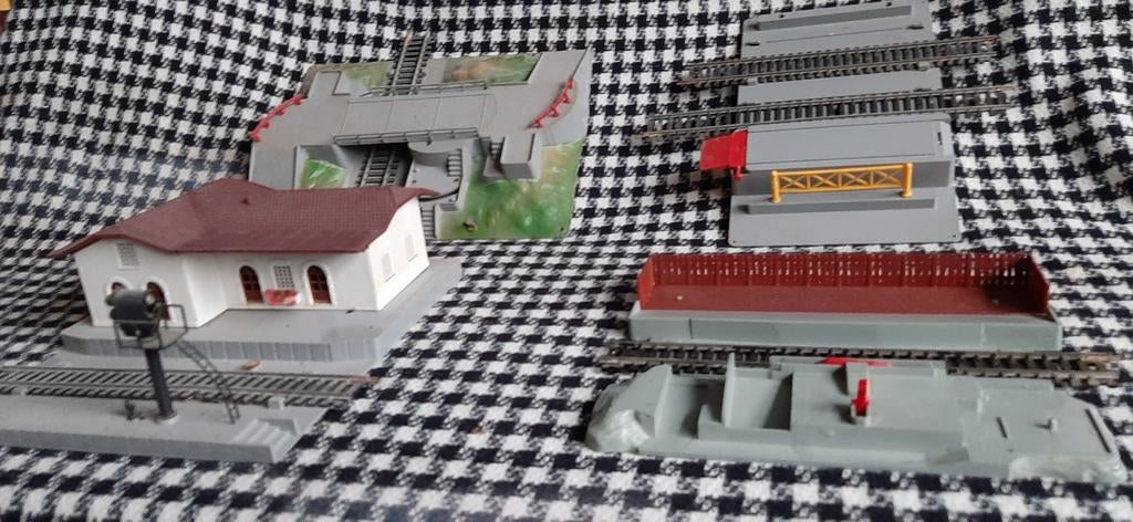 H0 materiaal, huisjes,sporen,wagons, Ophalen of Verzenden, Zo goed als nieuw, Rails