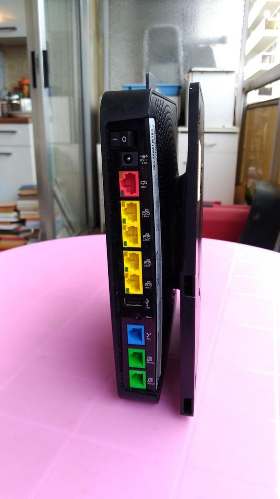 MODEM ROUTER B BOX 3 V+, Computers en Software, Ophalen, Zo goed als nieuw, Router met modem, PROXIMUS