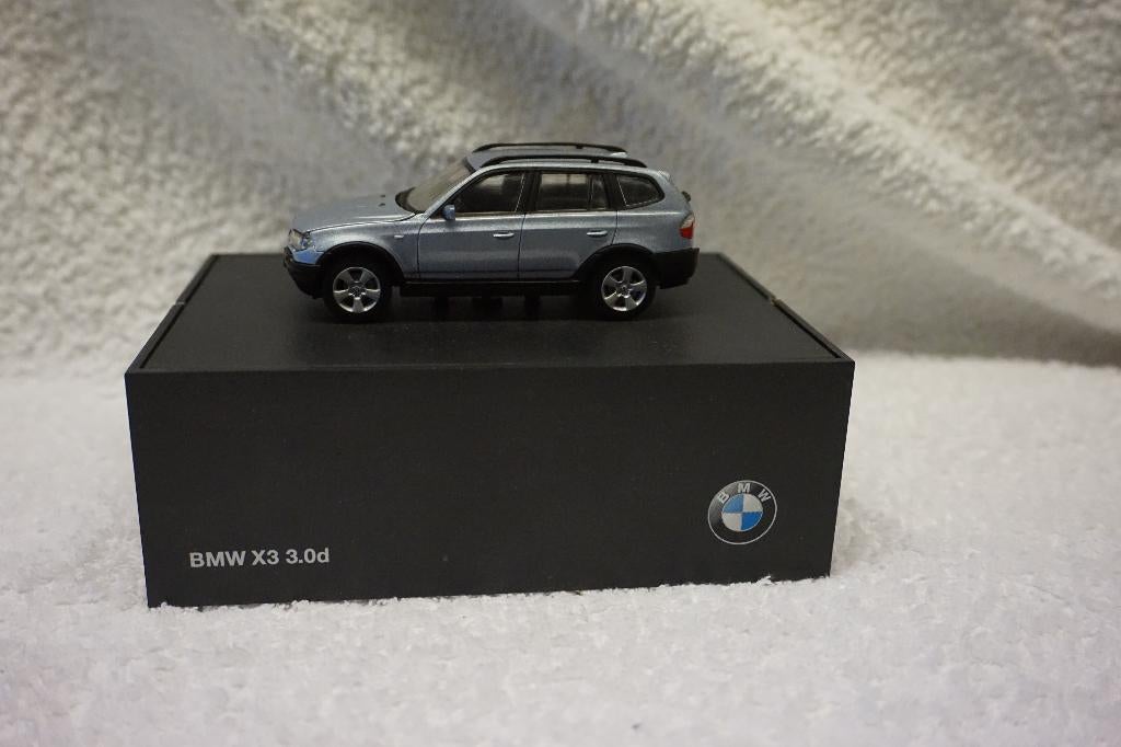 BMW X3 3.0d kyosho 1:43 Light Blue metallic 80420300730', Hobby & Loisirs créatifs, Voitures miniatures | 1:43, Enlèvement ou Envoi