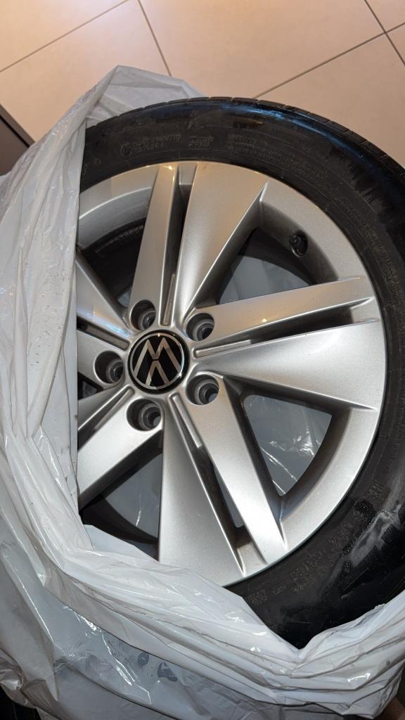 Jantes VW originales + pneus 4 saisons, 4 Saisons, 16 pouces, Pneu(s), Enlèvement