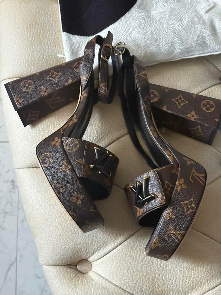 Chaussures compensées, Ophalen of Verzenden, Zo goed als nieuw