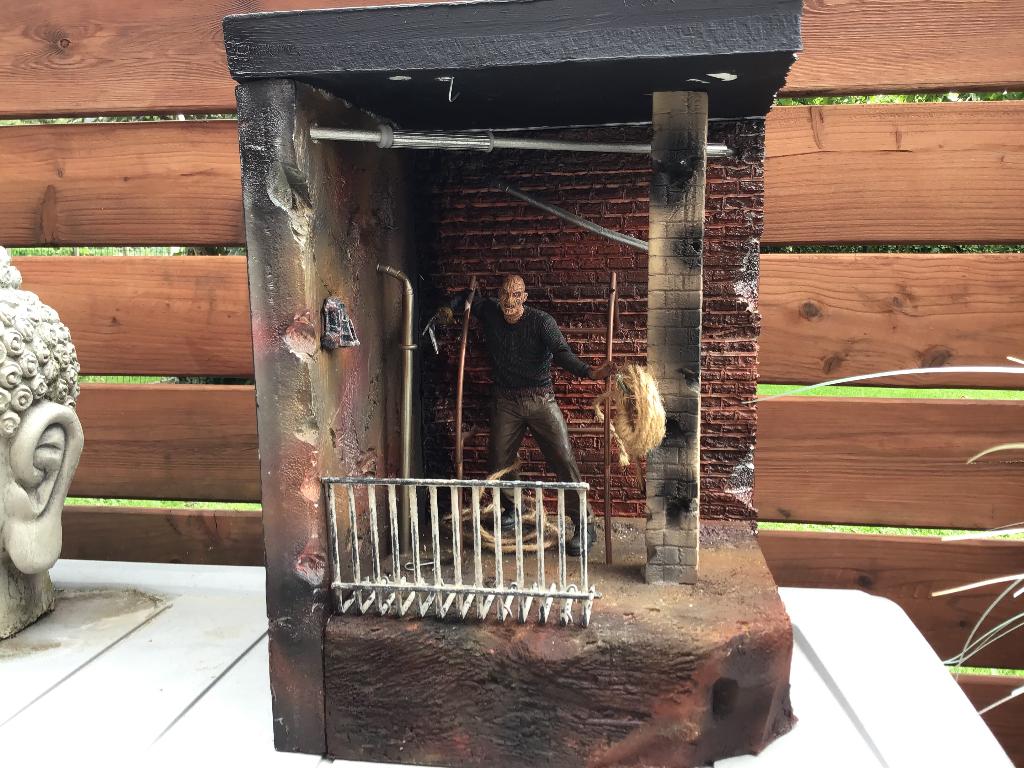 Freddy krueger diorama door mij gemaakt. 2 verschillende mod, Collections, Cinéma & Télévision, Enlèvement ou Envoi, Neuf, Film