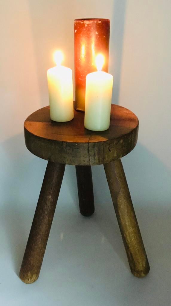 Tabouret trépied en bois design vintage brutalist Milk Chair, Envoi