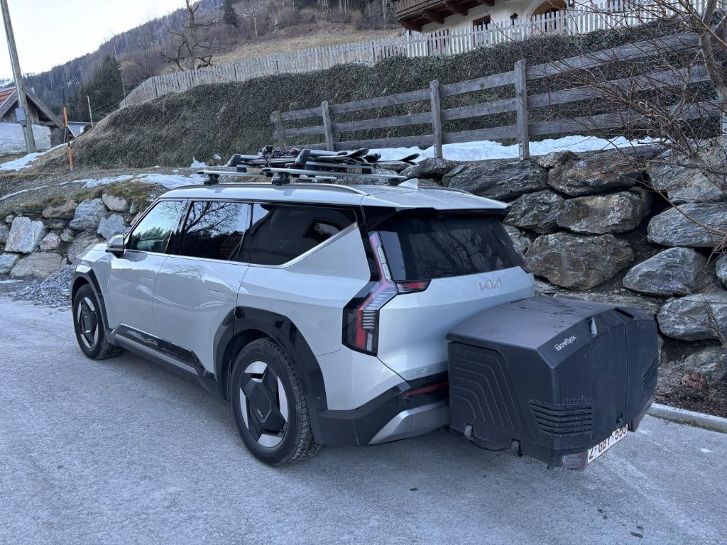 Huur een trekhaakkoffer of dak-skidrager, Ophalen, Zo goed als nieuw