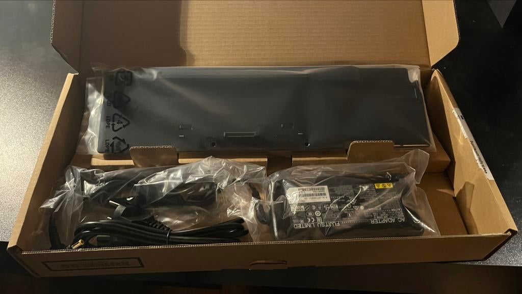 Fujitsu Port Replicator 150w, Neuf, Enlèvement ou Envoi, Station d'accueil, Portable