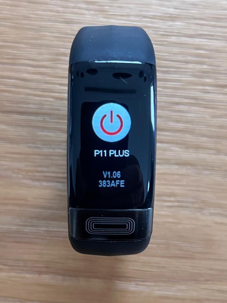 P11 Plus smart , montre connectée, bracelet sport., Zwart, Afstand, Ophalen of Verzenden, Zo goed als nieuw