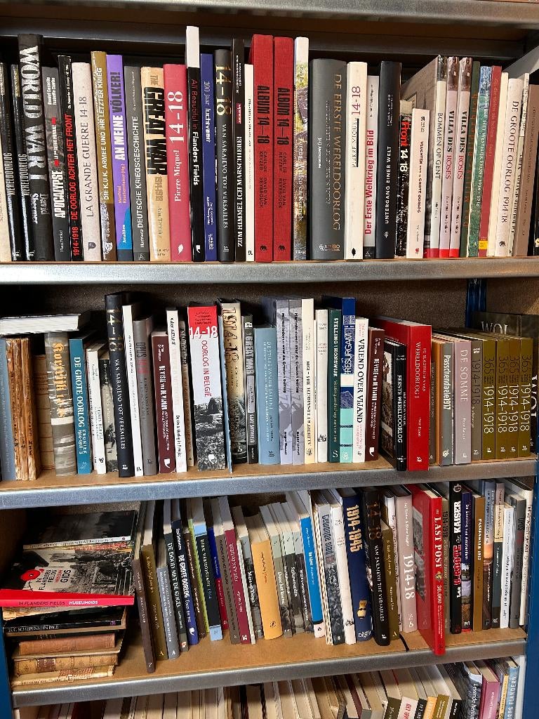 Groot aanbod oorlogsboeken WO1 en WO2, Ophalen, Gelezen