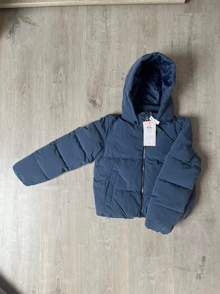 Mooie nieuwe meisjesjas maat 134 Only, Kinderen en Baby's, Kinderkleding | Maat 134, Ophalen of Verzenden, Zo goed als nieuw, Jas