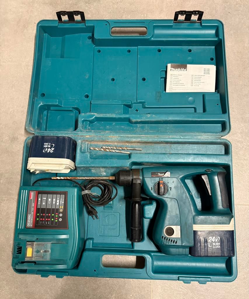 Foreuse a percussion Makita 24V – Coffret complet, Bricolage & Construction, Outillage | Foreuses, Enlèvement, Comme neuf