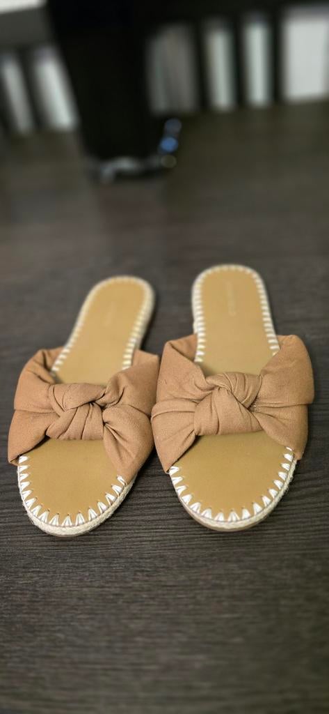 Sandales femme – Taille 38, Vêtements | Femmes, Enlèvement, Beige
