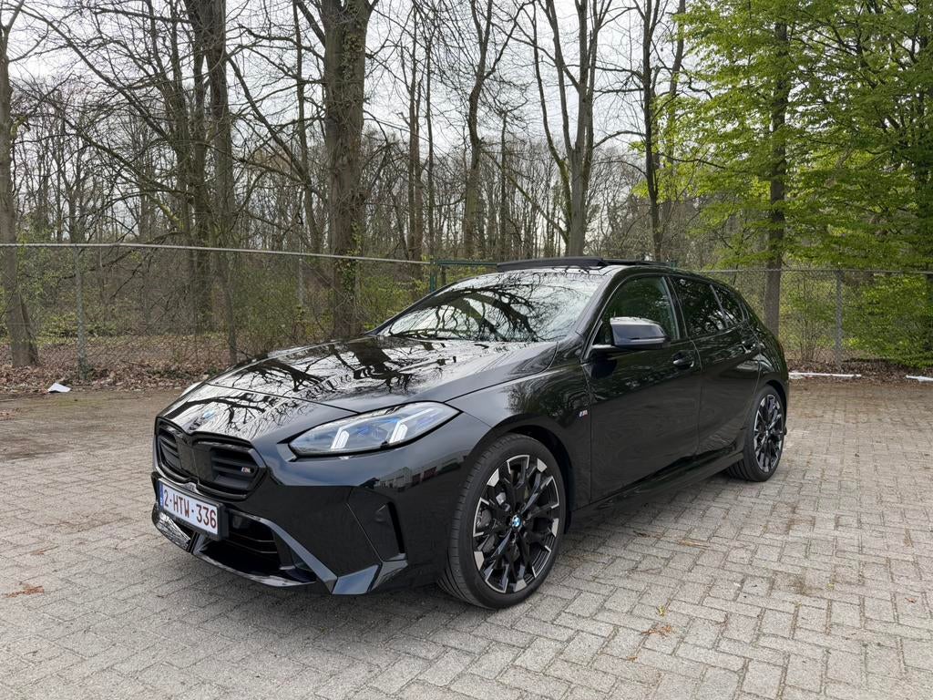 M135 FULL OP/PANO/GARANTIE DE 4 ANS, Autos, Achat, Euro 6, Volant chauffant, Noir