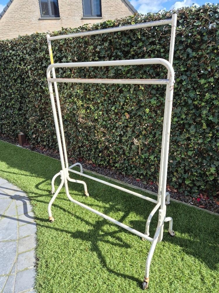 2 metalen kledingrekken, Kleding | Dames, Ophalen, Met wielen, Gebruikt