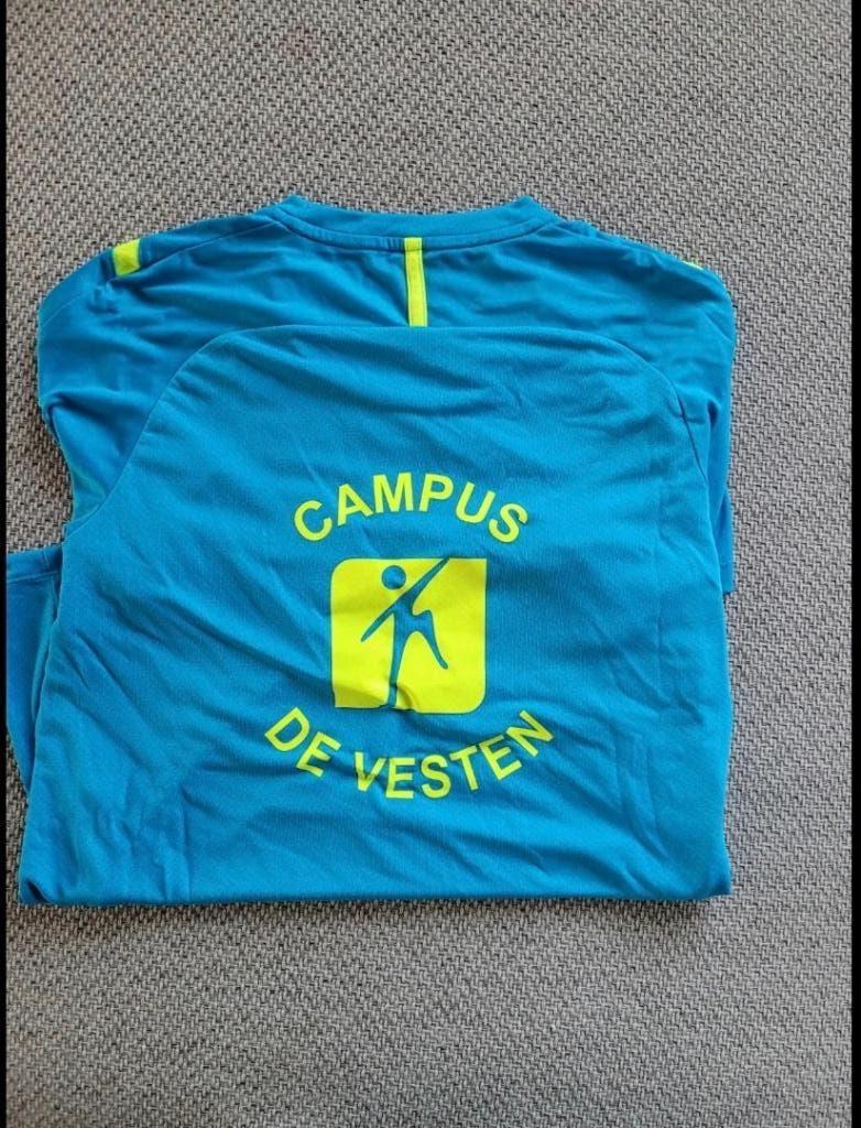 Pakket turnkledij met logo Campus De Vesten, Kleding | Dames, ANDERE, Ophalen, Nieuw