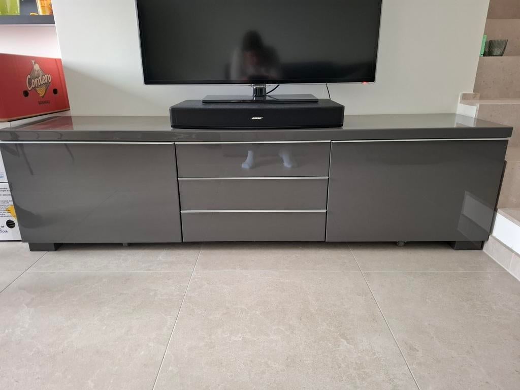 Tv- meubel Ikea grijze hoogglans in mooie staat, Huis en Inrichting, Ophalen