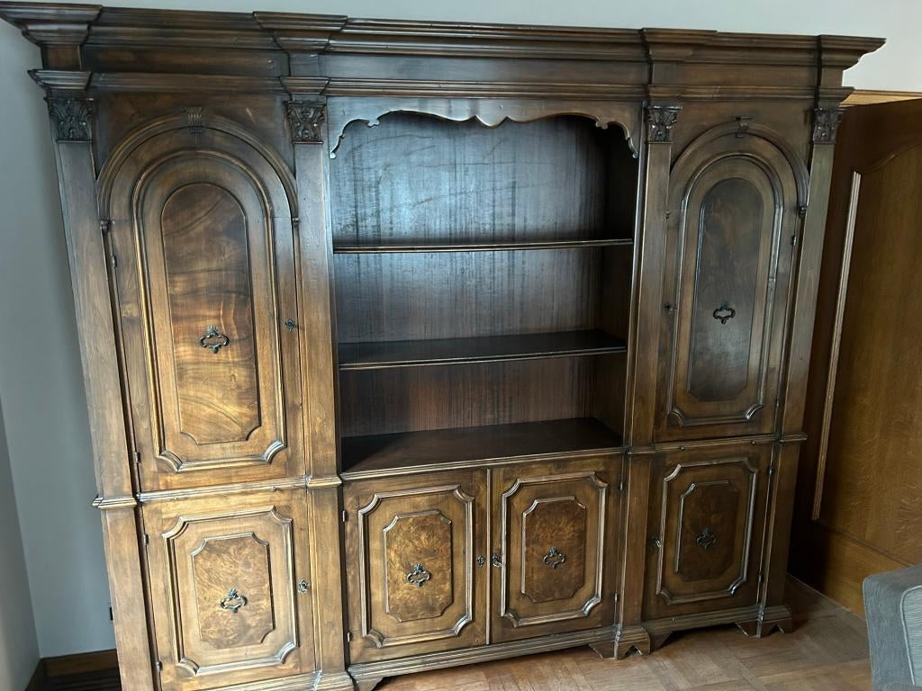 Boekenkast, notelaar, Huis en Inrichting, Ophalen, Gebruikt, Met deur(en), 150 tot 200 cm