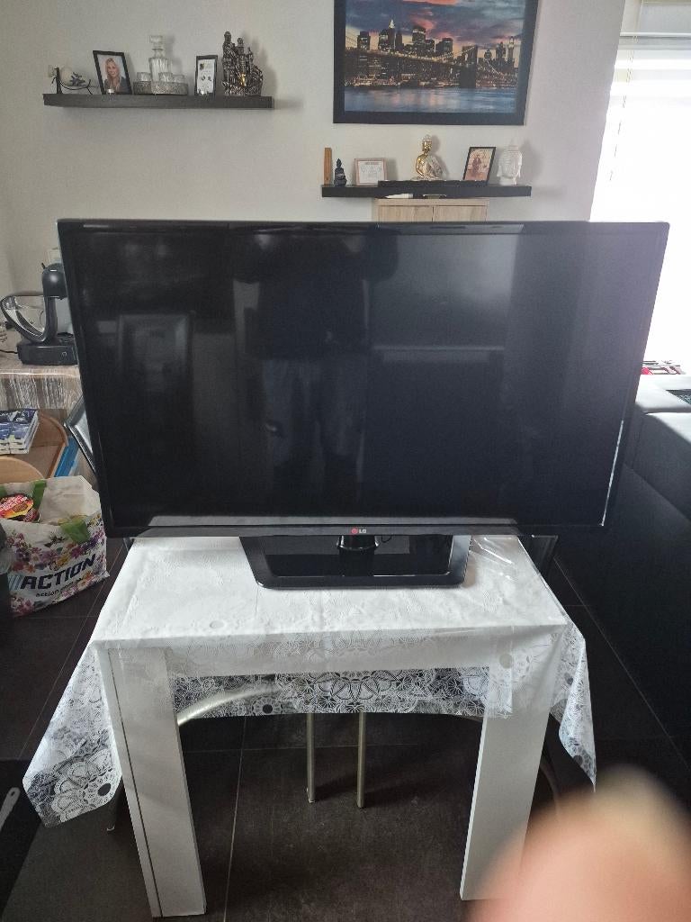 À vendre écran plat LG de 107 cm, Enlèvement, Comme neuf, 100 cm ou plus, LG