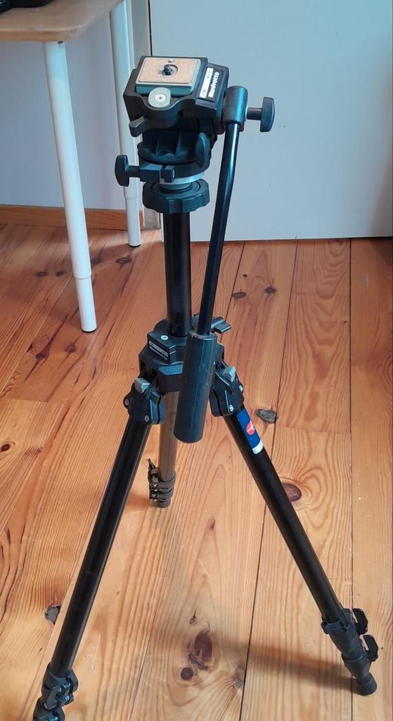 Trépied professionnel Manfrotto 055C + rotule Manfrotto 200, Balhoofd