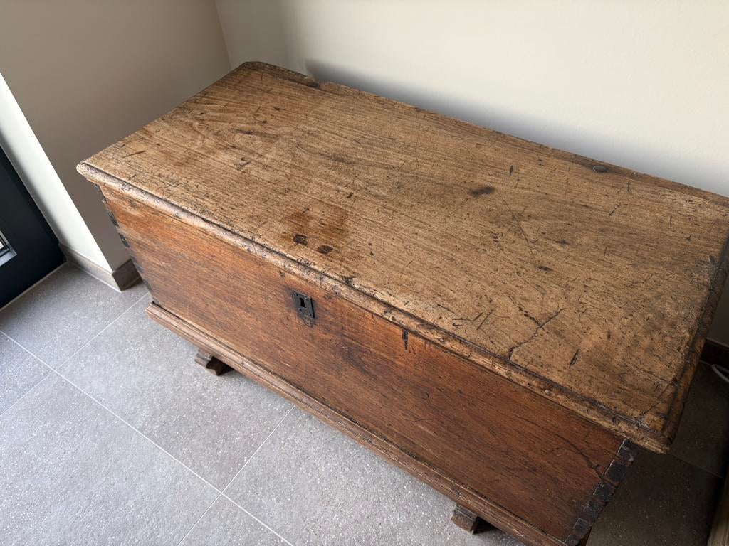 Antieke kist ca. 1820 met certificaat, Ophalen, 100 tot 150 cm, 50 tot 75 cm, Zo goed als nieuw