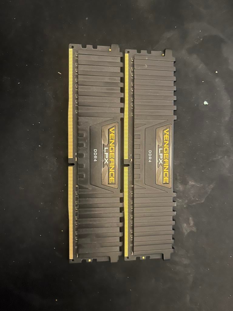 2x8 GB DDR4 RAM Corsair Vengeance LPX, Computers en Software, Ophalen of Verzenden, Zo goed als nieuw, DDR4