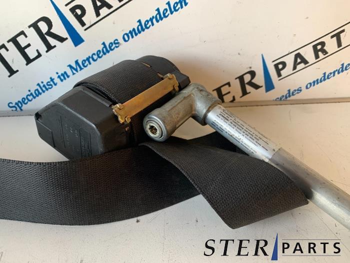Ceinture de sécurité avant gauche d'un Mercedes E-Klasse, Autos : Pièces & Accessoires, Habitacle & Garnissage, Mercedes-Benz
