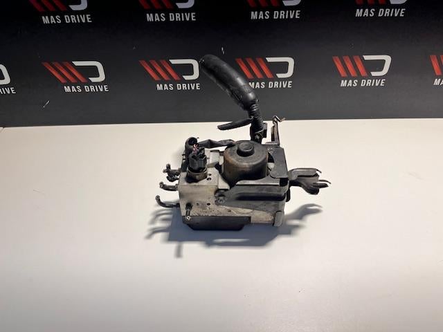 Lexus LS400 UCF20 ABS POMP, Utilisé