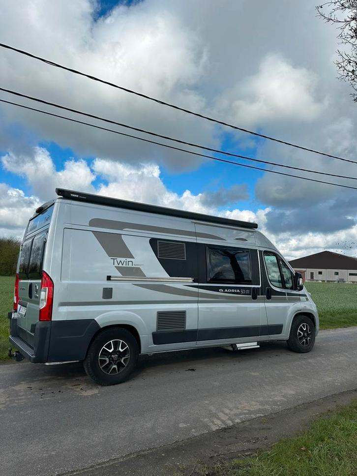 Adria twin, Adria