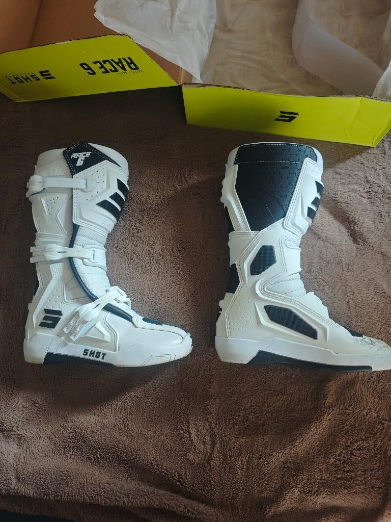 Cross-botten, Motoren, Ophalen