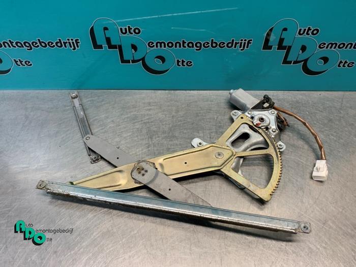 Ruitmechaniek 4Deurs links-voor van een Lexus IS 200 (IS 200, Gebruikt, -, -, -