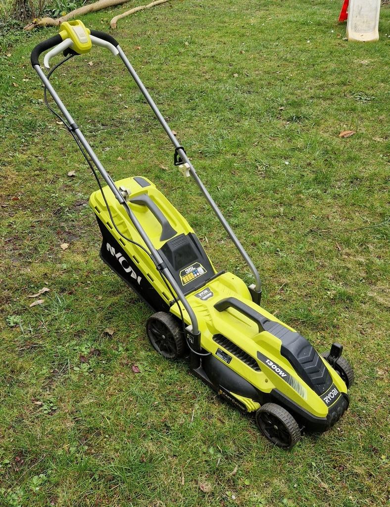 Ryobi elektrische grasmaaier, Gebruikt, Elektrische grasmaaier, Opvangbak, 30 t/m 39 cm