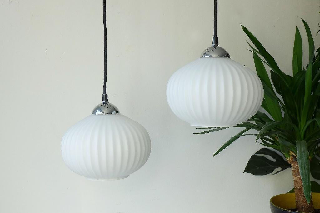 2x lampes suspendues vintage 1960, 1970 verre opale Massive, Enlèvement ou Envoi, Verre, Mid Century Modern