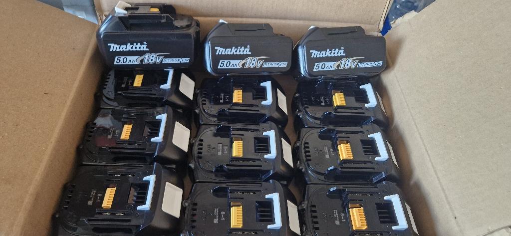 Batteries et chargeurs Makita neufs et d'occasion, Enlèvement, Neuf