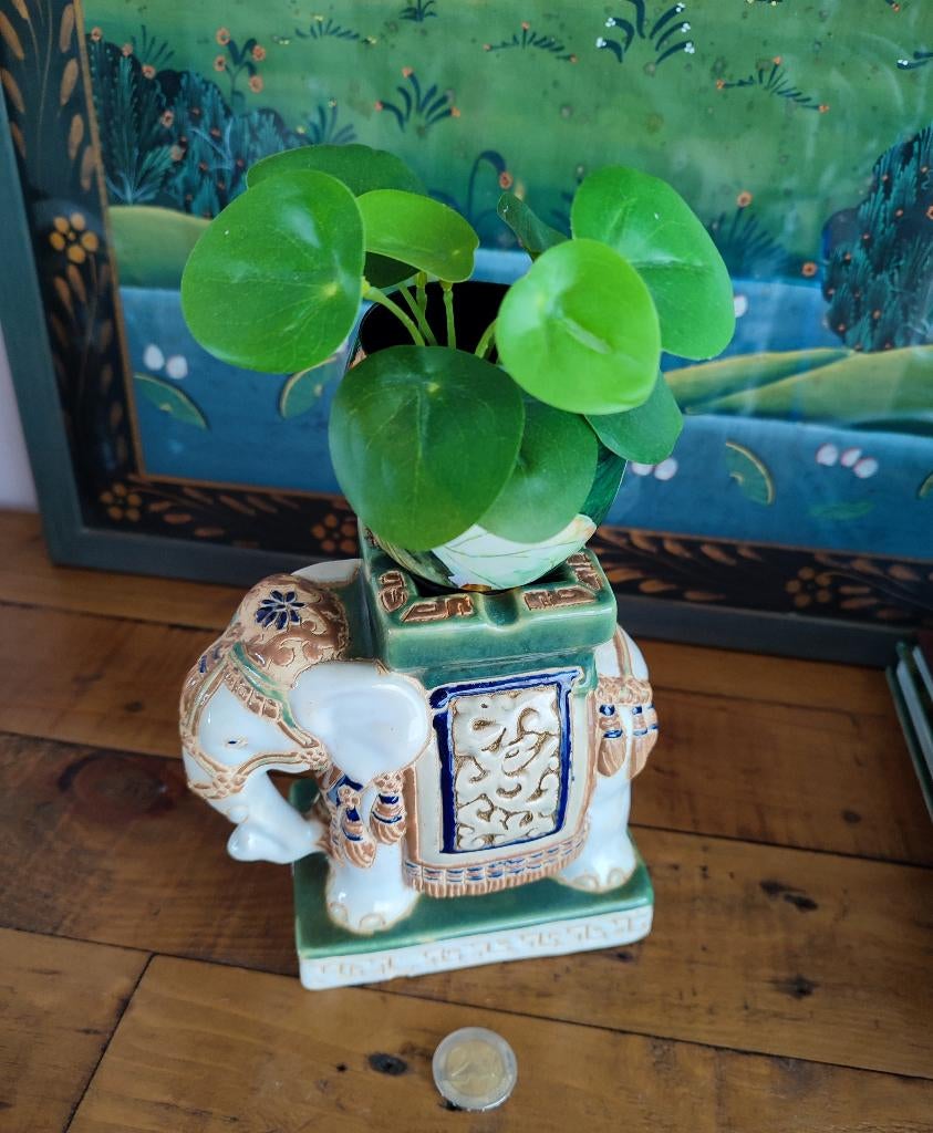 Asie: superbe petit éléphant années 70, céramique peint main, Enlèvement ou Envoi