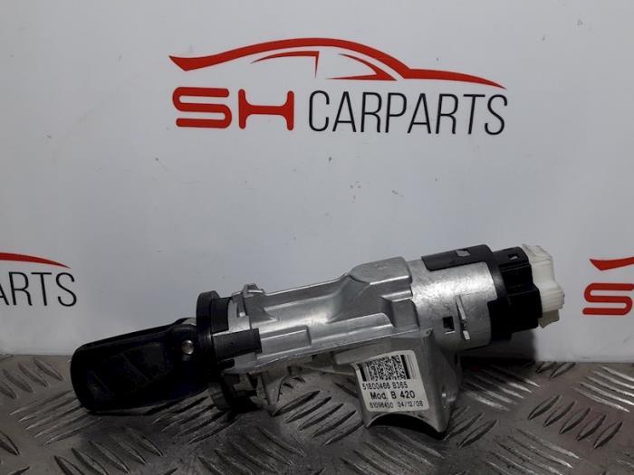 Serrure de contact + clé d'un Ford KA, Autos : Pièces & Accessoires, -, 3 mois de garantie, -, -
