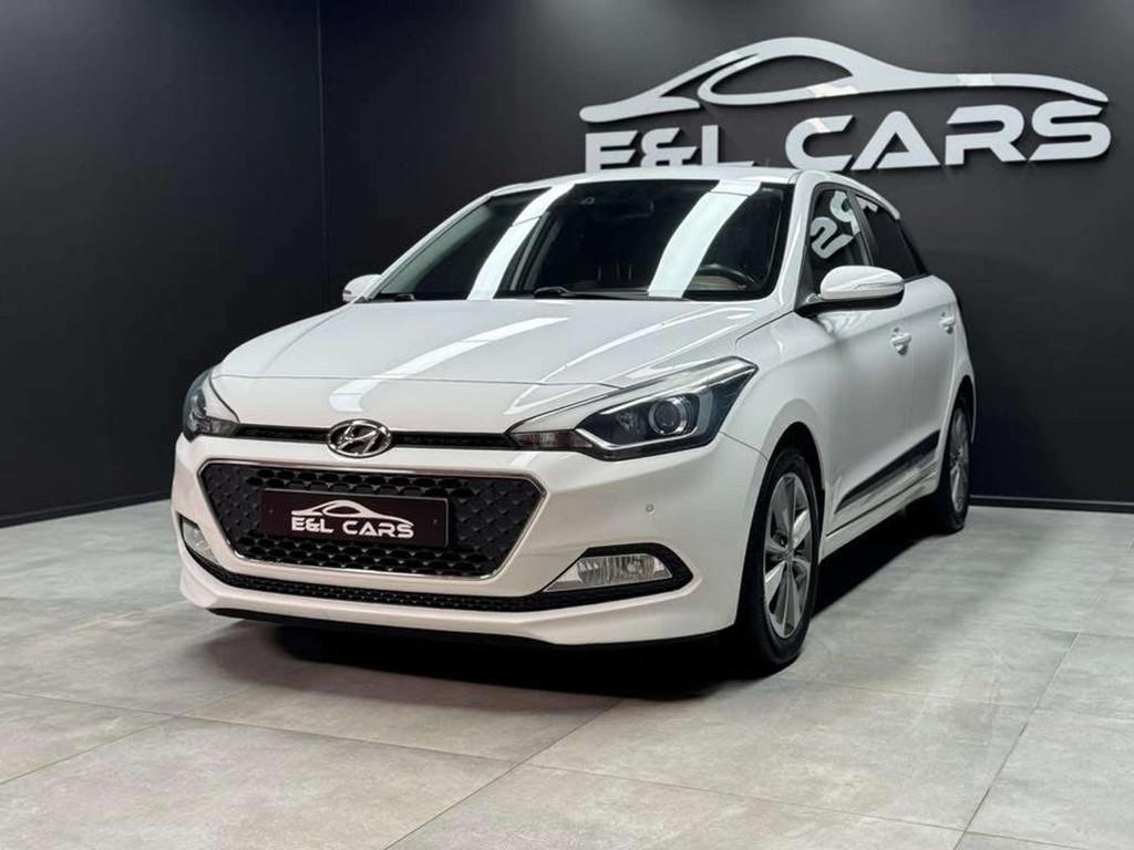 Hyundai i20 i20 1.4i *12 mois de garantie* (bj 2016), Auto's, Hyundai, Bedrijf, Te koop, i20, ABS, Airbags, Airconditioning, Bluetooth