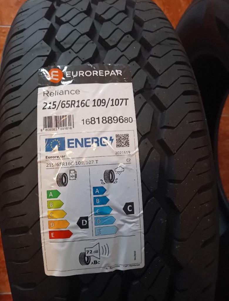 3 pneu neuf eurorepar 215/65R16 C 107T, Autos : Pièces & Accessoires, Enlèvement ou Envoi