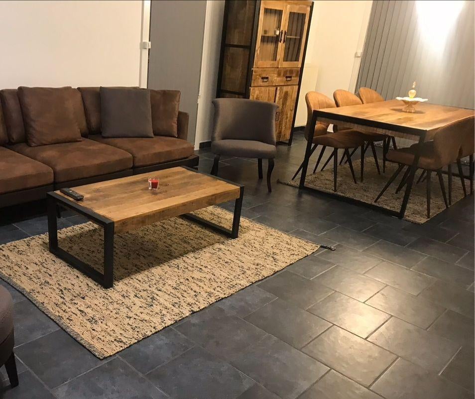 Woonkamer set bestaande uit vitrine, eettafel en salontafel., Huis en Inrichting, Ophalen, Zo goed als nieuw