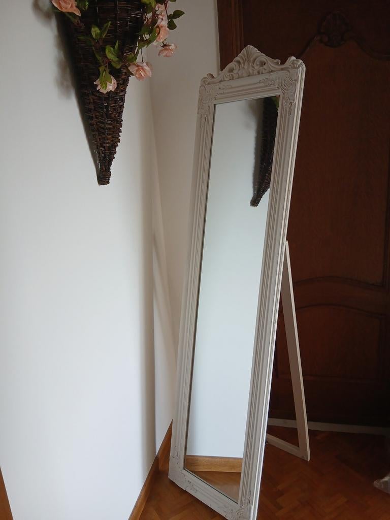 Staande passpiegel, Ophalen