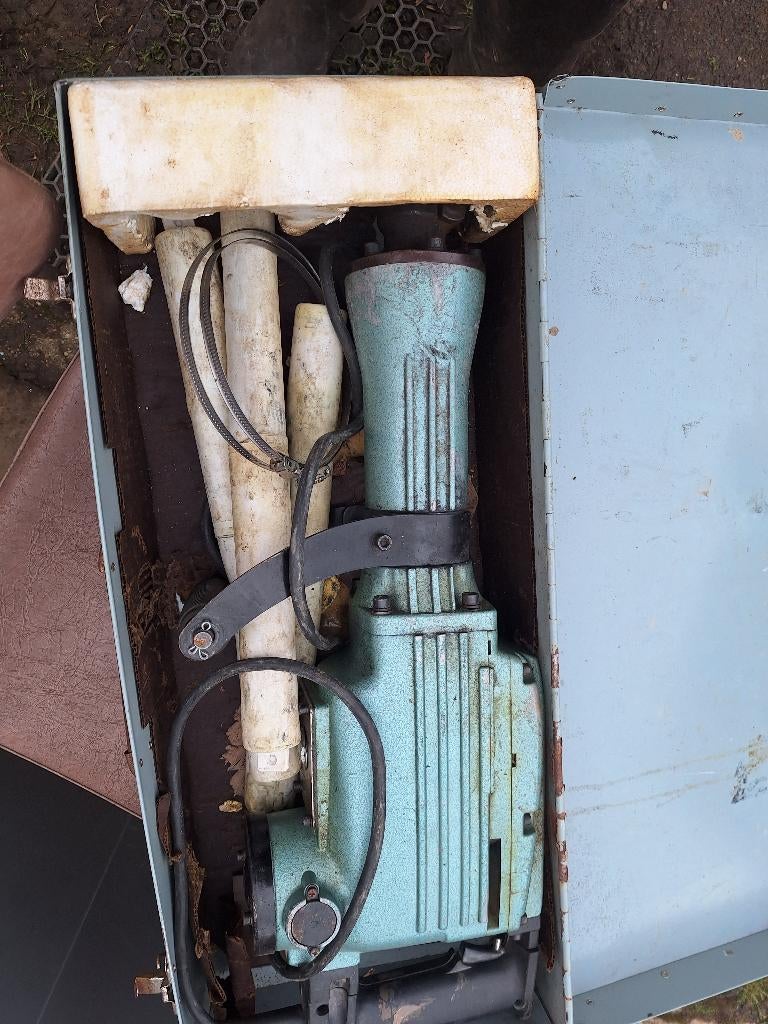 marteau piqueur avec 3 burins, Enlèvement