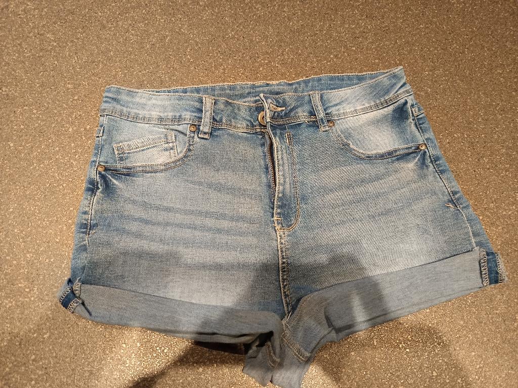 Jeans short, kort maat M, Maat 38/40 (M), Kort, Blauw, Nieuw