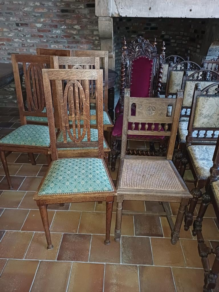 Verschillende stoelen en tafels te koop, Ophalen