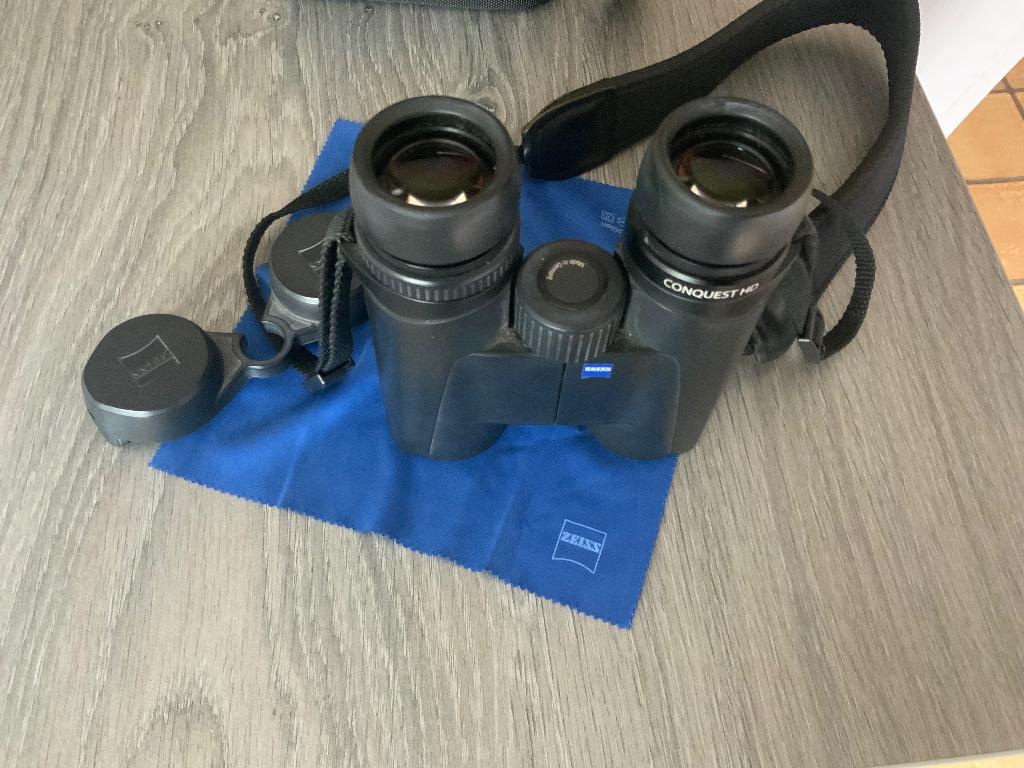 Jumelles ZEISS Conquest HD 10x32 made Germany, Comme neuf, Enlèvement, Autres types, 8 à 12x