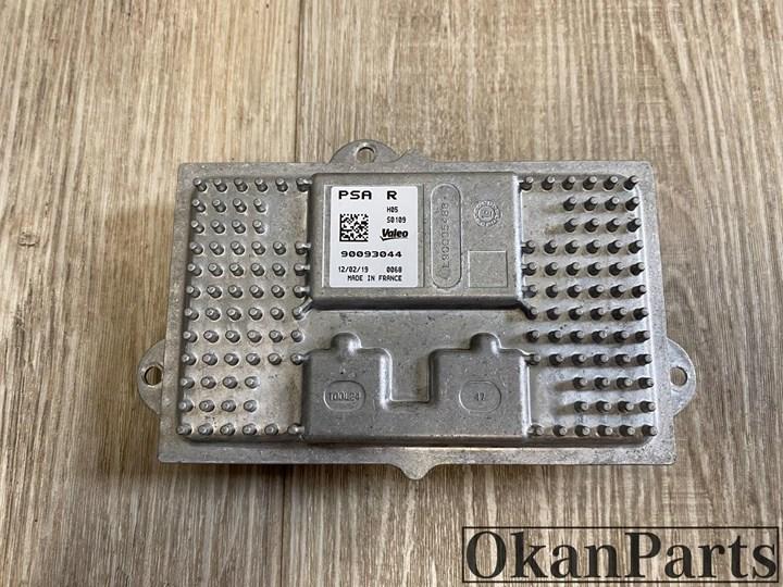 Peugeot 3008 5008 II koplamp module 90093044, Gebruikt, Peugeot
