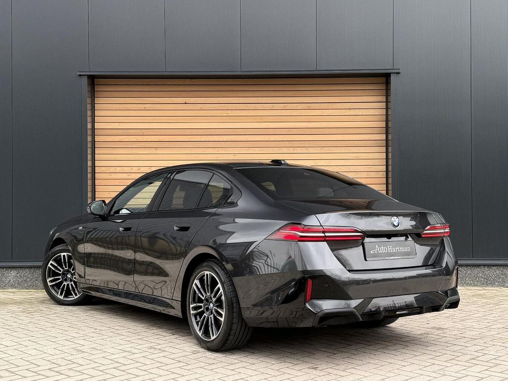 BMW 520 5-serie 520i M-Sport PANO|HEAD-UP|HARMANKARDON|ACC|S, Autos, BMW, Entreprise, Carnet d'entretien, Berline, Automatique