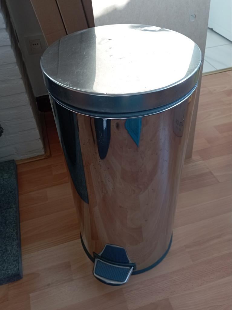 Brabantia pedaalemmer, Ophalen