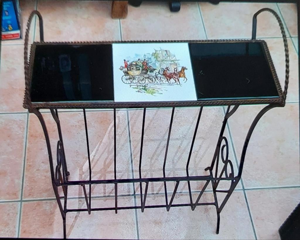 Porte journaux fer forgé  rénover un peu, Maison & Meubles, Enlèvement ou Envoi